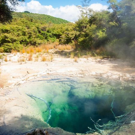 Tokaanu Lodge Motel トゥランギ エクステリア 写真