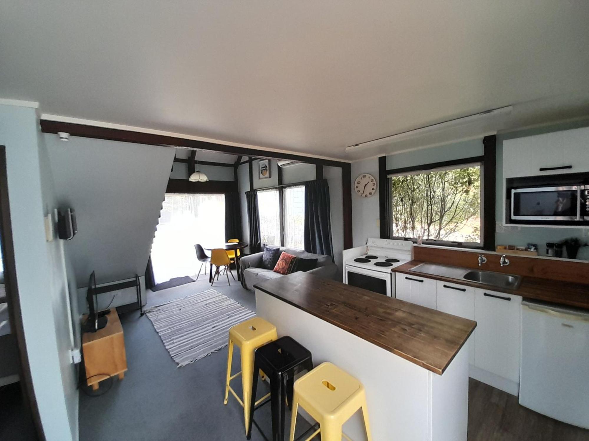 Tokaanu Lodge Motel トゥランギ エクステリア 写真