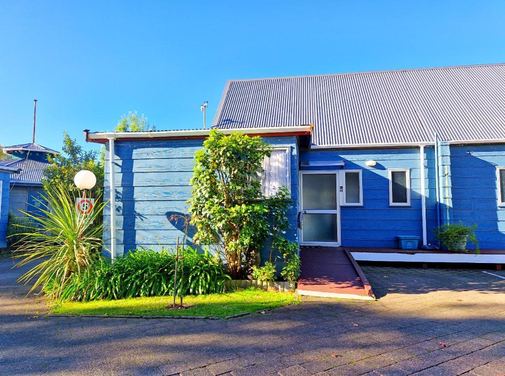 Tokaanu Lodge Motel トゥランギ エクステリア 写真