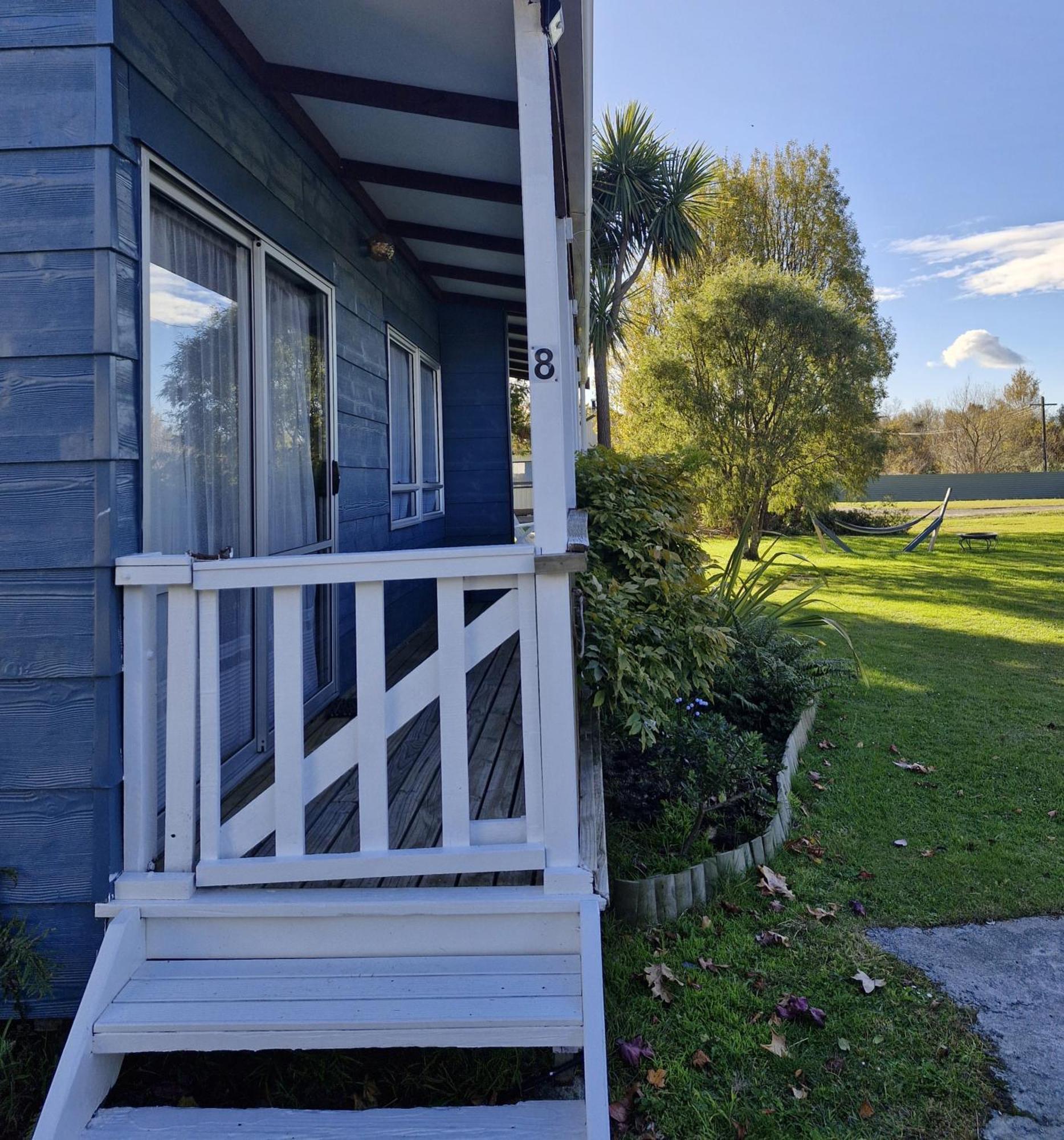 Tokaanu Lodge Motel トゥランギ エクステリア 写真