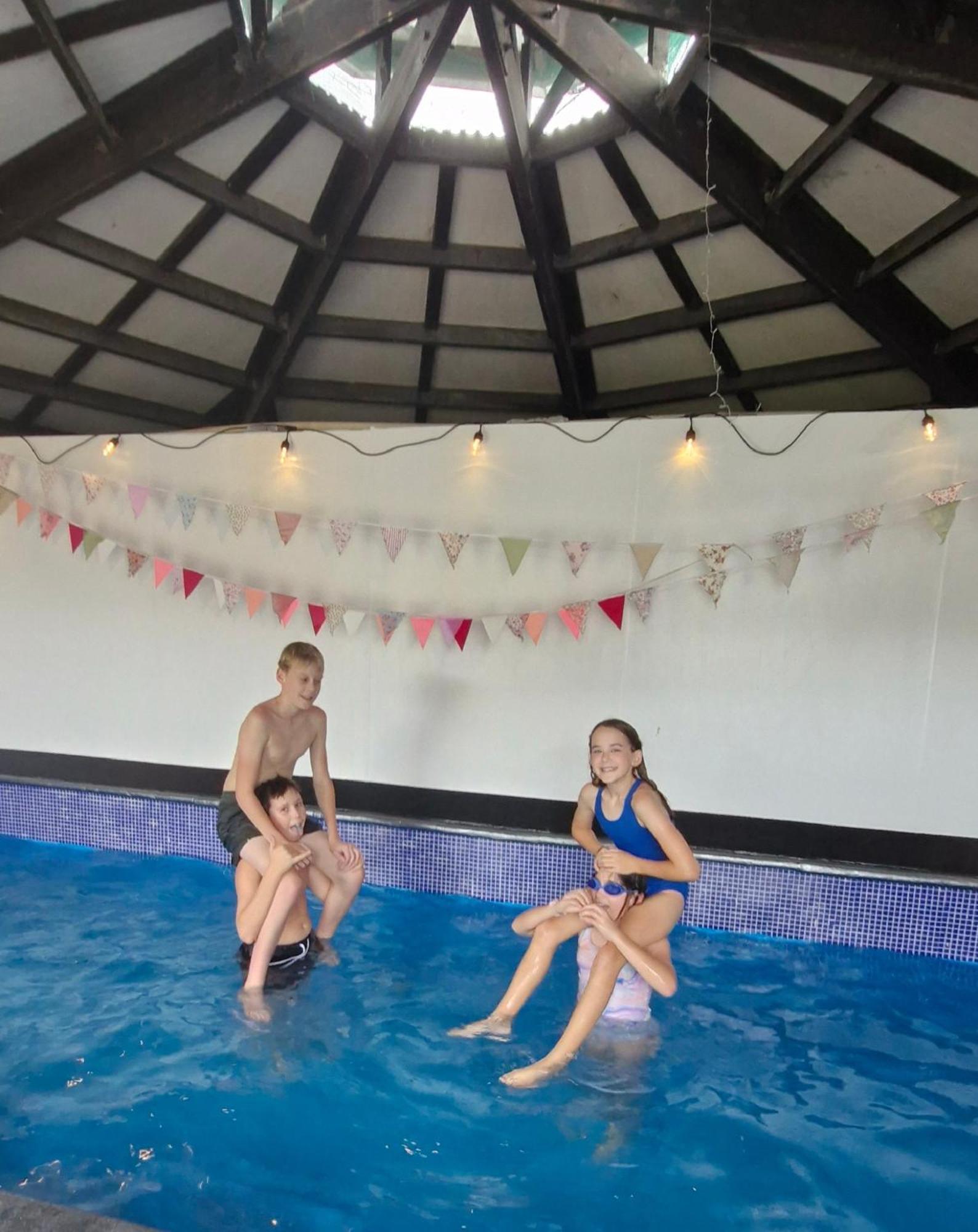 Tokaanu Lodge Motel トゥランギ エクステリア 写真
